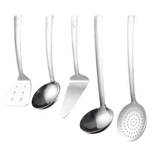 Ensemble d'ustensiles de cuisine en métal robuste pour griller la cuisson en remuant le service et les tâches quotidiennes de préparation des repas - Product Image 2