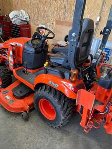 Tracteur utilitaire Kubota BX23S abordable avec chargeur et pelle arrière, diesel, 4x4, qualité supérieure, faible nombre d'heures, meilleure offre, livraison rapide dans le monde entier - Product Image 6