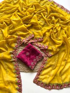 Sari en Georgette de Soie Traditionnel de Qualité Supérieure avec Broderie Multicolore et Blouse Brodée Contrastante - Product Image 5