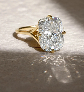 Bague de fiançailles en diamant taille radiant, or massif 18 carats, sertissage à griffes, bijoux fins classiques pour femme - Product Image 3
