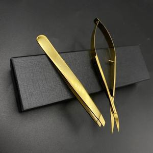 Pinces à épiler de qualité supérieure avec étiquette privée, en acier inoxydable massif, couleur or, inclinées, avec ciseaux à ressort pour les cils - Product Image 1
