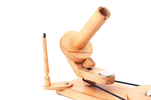 Bobinadora de hilo de madera de haya hecha a mano, bobinadora de bolas de tejer y ganchillo para regalar y tejer, regalo perfecto para tejedores - Product Image 5
