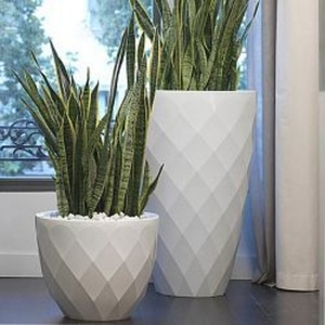 Ensemble de trois jardinières décoratives faites à la main en métal enduit d'émail écologique pour l'extérieur et l'intérieur - Product Image 5