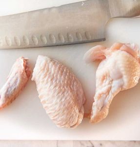 Pieds de poulet halal / Pattes de poulet congelées du Brésil / Ailes et pieds de poulet frais. Poitrine de poulet halal surgelée - Product Image 1