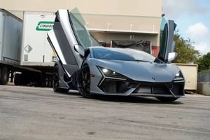 Lamborghini Revuelto 2024 certifiée, propre et peu utilisée, Coupé LHD, boîte automatique, turbo, transmission intégrale, cuir, hybride, ACC, R17 - Product Image 6