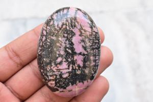 โรโดไนต์ พาลสโตน คริสตัลสีชมพู ขายส่ง ขนาด 20-55 มม. สำหรับทำกริลล์ฟัน - Product Image 3