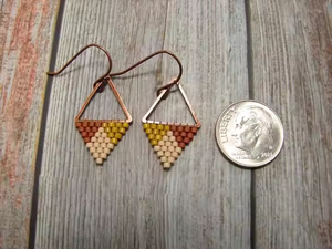 Pendientes bordados a mano y con cuentas de diseño en la parte posterior, el mejor proveedor de joyería, artesanías MD - Product Image 3