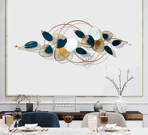 Panneau mural décoratif en métal de forme tourbillonnante artistique moderne offrant un style unique et une embellissement mural élégant - Product Image 5