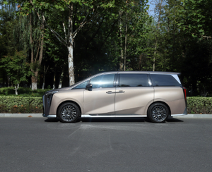 Voiture à essence abordable GAC Trumpchi M8 Turbo AWD Sièges en cuir ACC Conduite à gauche 7 places Grand espace intérieur - Product Image 5