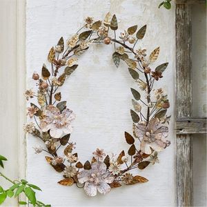 Guirnalda de Flores de Metal Rústico para Decoración de Pared, Guirnalda Floral de Hierro Dorado Antiguo, Arte Metálico 3D para Colgar en la Pared, para Sala de Estar, Patio, Casa de Campo - Product Image 1