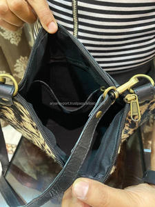 Bolso de mano para mujer, bandolera de hombro, bolsos de piel de vaca auténtica, bolsos de nuevo diseño de estilo occidental hechos a mano - Product Image 6