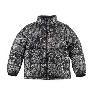 Veste matelassée à imprimé bandana noir à motif paisley, mode masculine, veste d'hiver à bulles, logo personnalisé, veste rembourrée chaude, streetwear, veste matelassée - Product Image 1