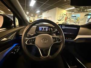 ID.4 2024 USADO, SUV Eléctrico, Automático, Base, Tracción Trasera, Asientos de Cuero, Neumáticos R19, Interior Claro, Volante a la Izquierda, Cámara Trasera - Product Image 5