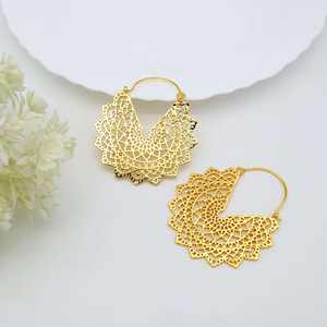 Pendientes de Diseño Geométrico con Flores, Estilo Bohemio, Venta al Por Mayor, Novedad 2024, Chapados en Oro de 18K, Material de Latón, Joyería Unisex - Product Image 3