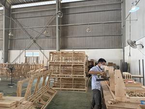 Traditional Style Real Leather 3 Seater Sofa <b>with</b> Solid Wood Frame Rolled Arm and Nailhead Detail for Living Room Hotel Use - Product Image 4