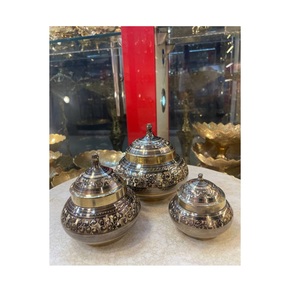 Gama Premium de latón dorado Khajoor Pot Date Bowl para servir en la mesa de la cocina Venta global Plato decorativo de frutas secas de metal - Product Image 2