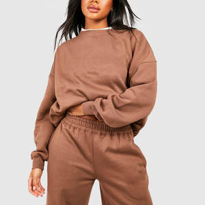 Sweat-shirt personnalisé pour femme, impression personnalisée, col rond, pull-over pour un style streetwear décontracté. - Product Image 3