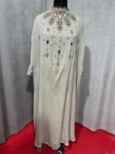 Panneau de luxe de créateur pour broderie de cou de mariée, entièrement perlé à la main, avec pierres de cristal et sequins sur tissu organza - Product Image 5