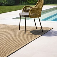 Fauteuil d'extérieur en corde avec structure en métal peint et coussin en tissu