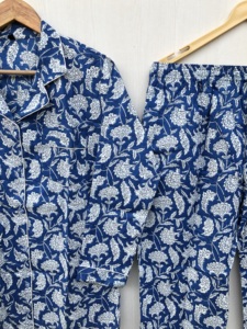 Pyjama en coton fleuri fait main, ensemble de pyjama en coton imprimé à la main, tenue de nuit indienne florale en coton - Product Image 2