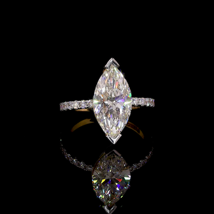 Bague en or 14 carats certifiée IGI avec diamant de laboratoire rond de 2 carats et petit diamant sur le côté élégante bague en diamant 2 carats - Product Image 1