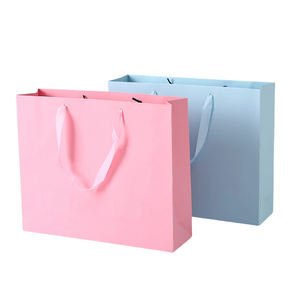 Sacs en papier Premium Custom Fashion avec revêtements spéciaux et poignées élégantes pour une expérience de vente au détail exclusive #25 - Product Image 2