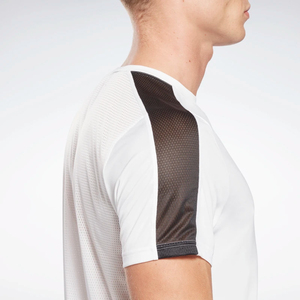 Vente en gros de t-shirts 100% coton pour hommes, logo 3D personnalisé, coupe ample surdimensionnée et solide pour les modèles de marque à impression bouffante - Product Image 4