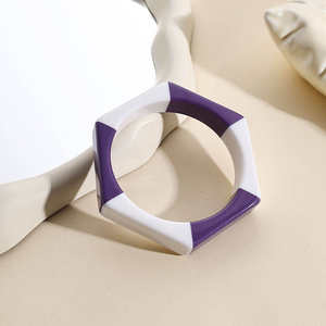 Anneau de serviette en résine et bois, forme personnalisable, couleurs blanches, pour la maison, le restaurant, l'hôtel, la mise en place de table, les fêtes, en stock - Product Image 2