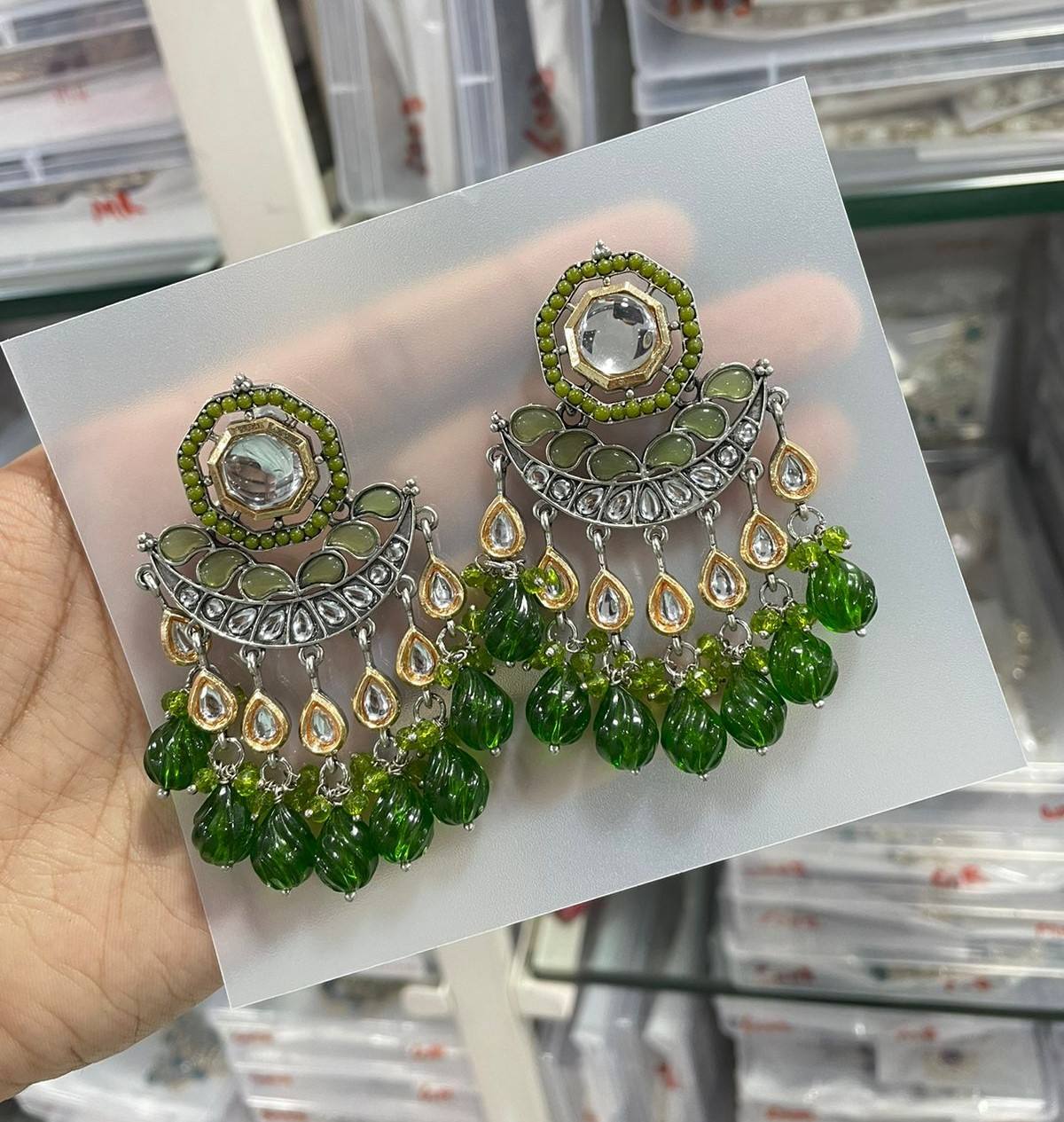 สีเขียว