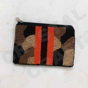 Portefeuille Shirdee Red Black Seed Perlé Coin Pouch Bel accessoire à la mode avec des caractéristiques d'accessoires à la mode - Product Image 1
