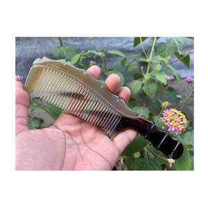 Peine de cuerno de búfalo tradicional más vendido para peinar el cabello suave Material natural para peinar sin enredos suaves - Product Image 1