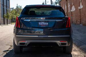 Cadillac XLR Premium Luxury 2022 USADO ~12,000 Millas Diésel Volante a la Izquierda Color Oscuro R19 Asientos de Cuero Paquete Tecnológico Automático - Product Image 5