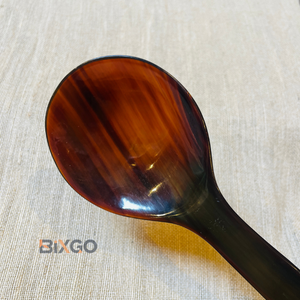 Pendientes de Moda Negros Lisos de Acero Inoxidable Hechos a Mano de Primera Calidad, Ecológicos y Seguros para Alimentos, Ligeros y Sostenibles, Hechos en Vietnam - Product Image 3