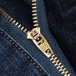 Jeans de mezclilla elástica para hombre, lavado oscuro, corte recto ajustado, tiro medio, estilo clásico, casual, para uso diario y negocios - Product Image 5