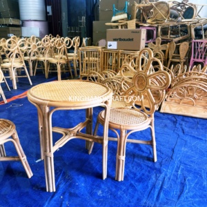 Chaise pour enfants en rotin faite à la main pour la location événementielle, les mariages, les anniversaires, les festivals et les événements spéciaux - Product Image 3