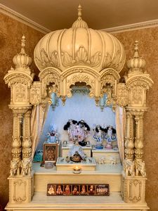 Mandir de prière en bois de teck doré royal, personnalisé pour la maison, Shri Adinath Bhagwan Samavasran, traditionnel, moderne, durable, vente d'usine - Product Image 3