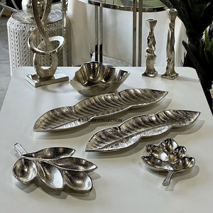 Bols en bois fantaisie de luxe moderne en métal en aluminium design de fleurs décoratives indiennes faites à la main - Product Image 2