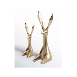 Objet de table décoratif avec visage d'oiseau fini en or Pièce d'accent sculpturale élégante pour décoration de salon et d'événement de maison de luxe - Product Image 2