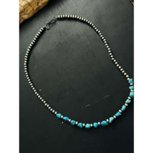 Collier de perles Navajo en turquoise de Kingman et argent sterling, bijou culturel de collection - Product Image 1