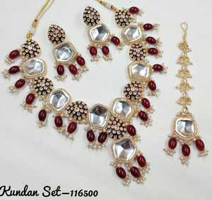 FANTAISIE ANTIQUE TRADITIONNEL MOTIPEARL & MINAKARI GOLD TONE KUNDAN PERLE COLLIER BOUCLES D'OREILLES ENSEMBLE AVEC MANGTIKKA FEMMES ET FILLE - Product Image 3