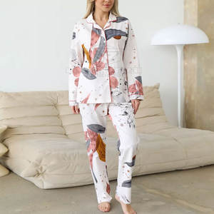 Ensemble de pyjama en soie tricotée pour femmes, avec logo sur le devant, longueur intégrale, doux et confortable, pour la maison - Product Image 5