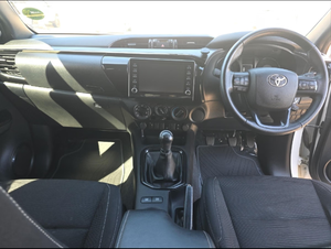 Auto Usado de Calidad a Precio Accesible, Toyota Hilux 2020 2.8 GD-6, Carrocería Elevada, Cabina Extendida, Volante a la Derecha - Product Image 2