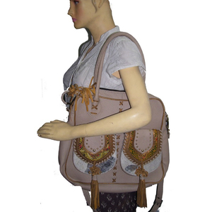 Bolso de cuero hecho a mano Banjara con flecos largos de gamuza, bolso de hombro bohemio para uso diario o festivo - Product Image 3