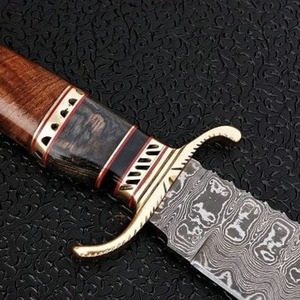 Cuchillo de caza Bowie de acero de Damasco hecho a mano personalizado, mango de madera de agarre cómodo, cuchillos de supervivencia compatibles con OEM - Product Image 5