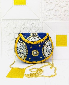 Bolso de mano con cierre de solapa metálica hecho a mano con correa de cadena, bolso informal de moda duradero, artesanía india tradicional para mujer - Product Image 2