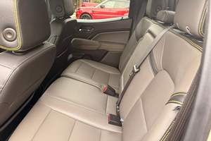 Chevrolet Colorado ZR2 Bison 4x4 2024, Gasolina, Bajo Kilometraje - Product Image 5