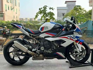 OFERTA ESPECIAL B*MW1 S1000RR: 1000cc, 4 Cilindros, Refrigeración Líquida y Experiencia Emocionante Inspirada en las Carreras - Product Image 5