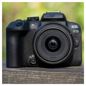 Tout nouveau kit de création de contenu Eos R10, caméra de vlogging sans miroir avec F4.5-6.3 RF-S18-45mm est objectif STM + accessoires - Product Image 1