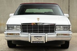 Cadillac DeVille berline d'occasion 1993, sans réserve, 25001-50000 milles, moteur V8, transmission automatique, pneus R20, sièges en cuir, éclairage. - Product Image 2