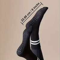 Chaussettes de sport unisexe antidérapantes avec soutien de la voûte plantaire, invisibles, pour l'entraînement et le yoga, avec logo sur le dessous, pour jeunes et adultes, collection printemps